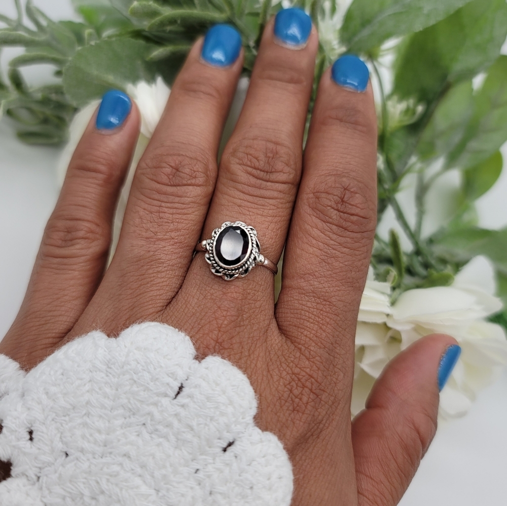 🥰 ROPED GARNET RING - Picture 3 of 8